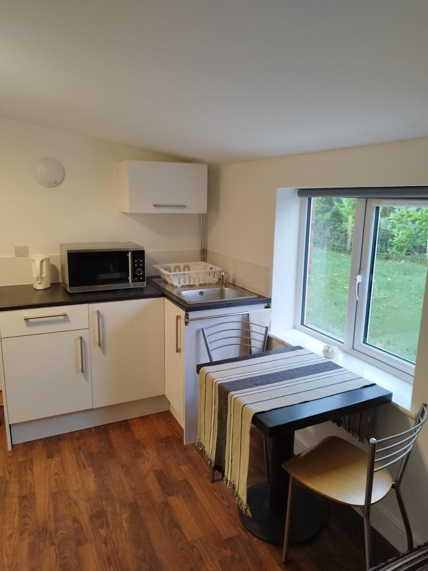Two Birds Weekly Stay Malmesbury Bagian luar foto