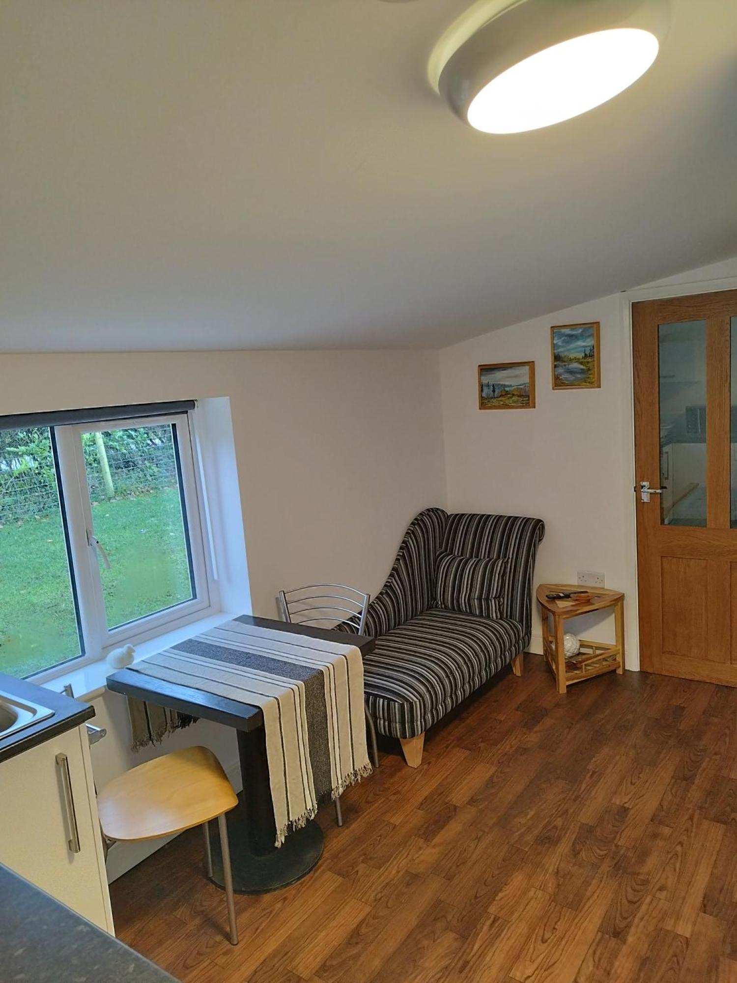 Two Birds Weekly Stay Malmesbury Bagian luar foto