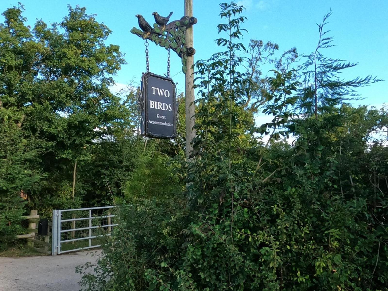Two Birds Weekly Stay Malmesbury Bagian luar foto